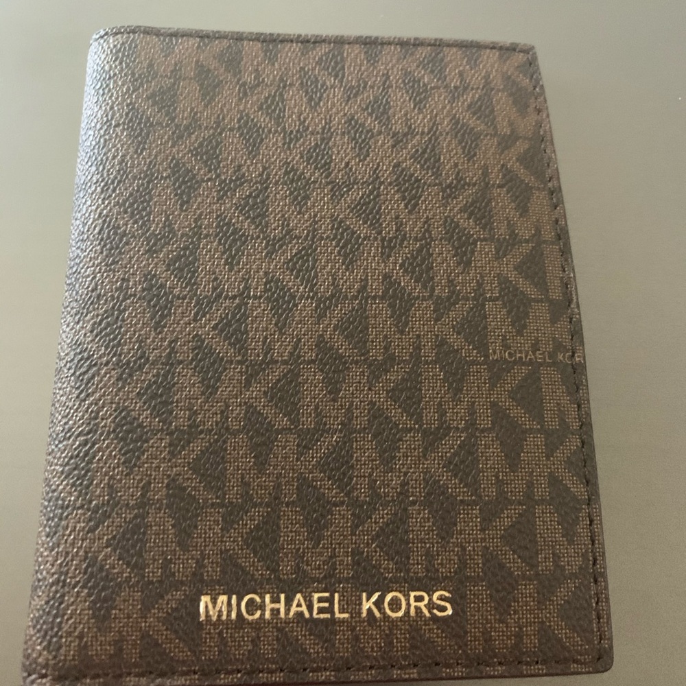 Mk passport wallet